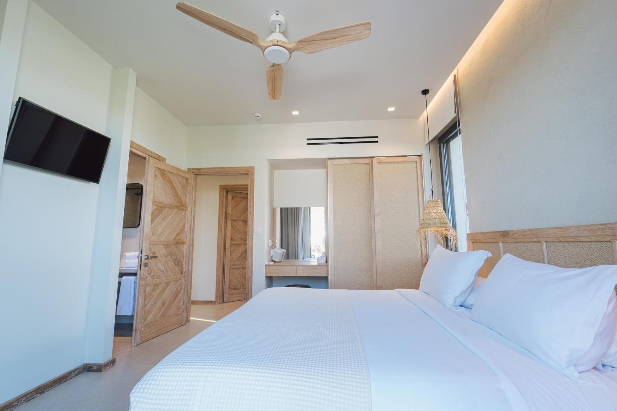 Taf Beach Villas With Tesla Tigkaki  Room photo